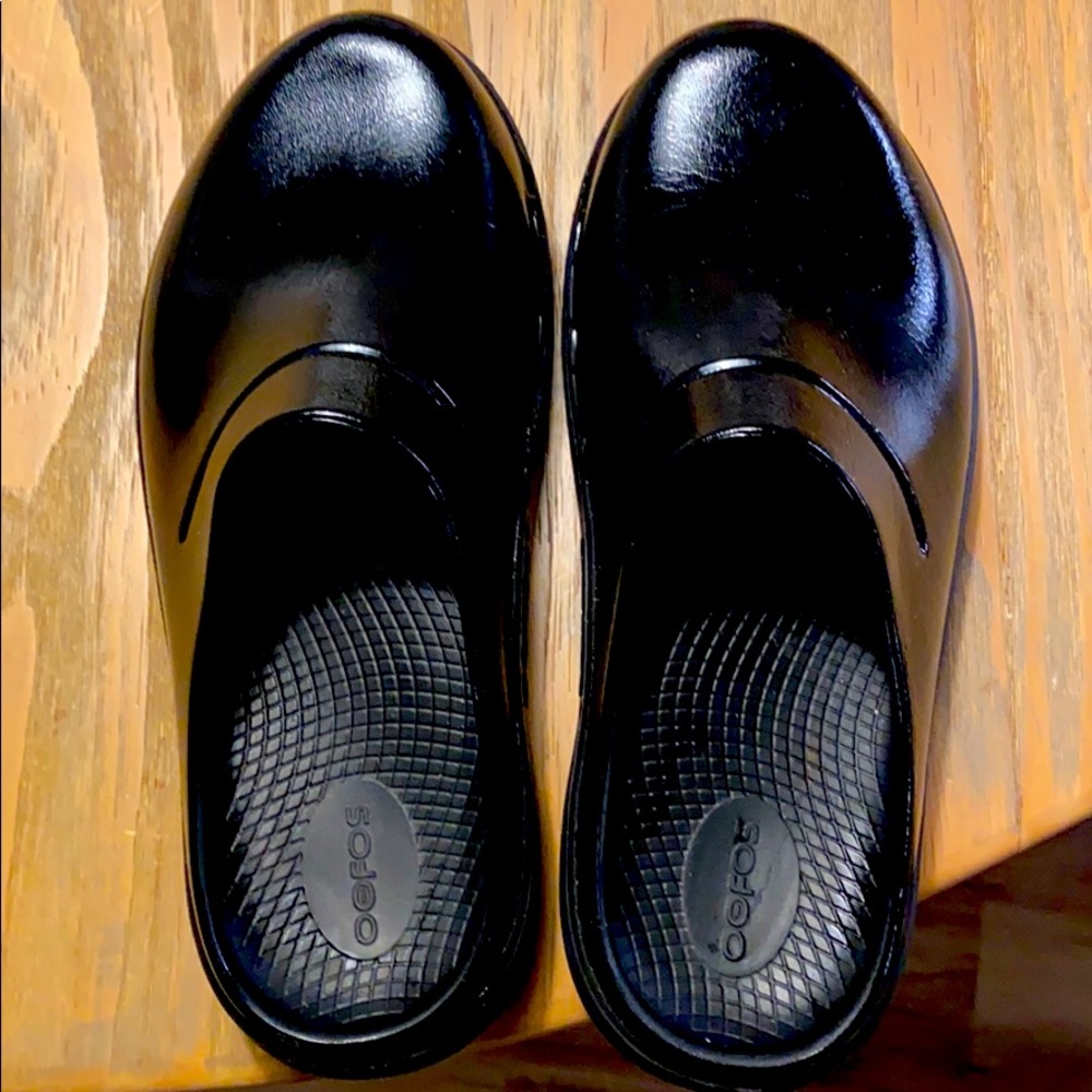 New without tags Clogs